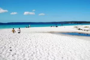 Самые разноцветные пляжи в мире